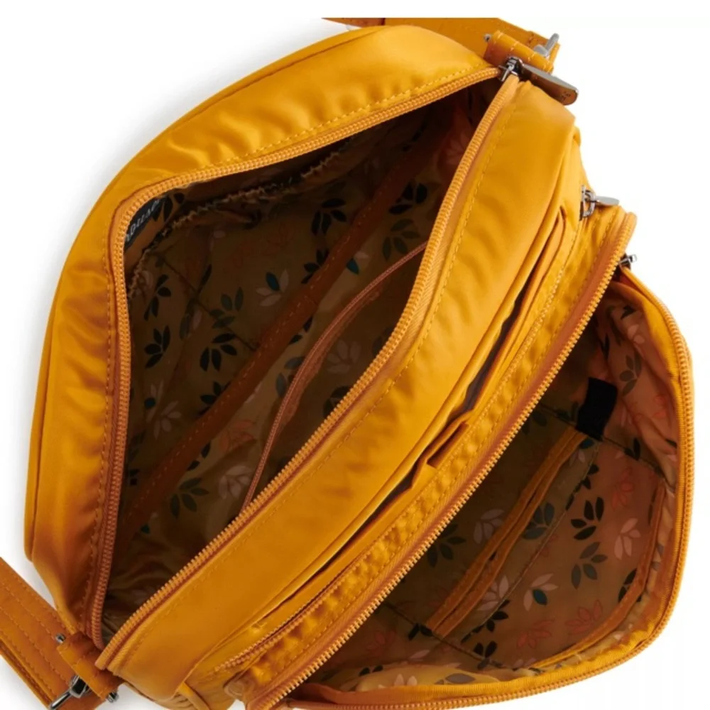 NEW! Cute “lug” Gray Quilted Crossbody Bag - Picture 10 of 11